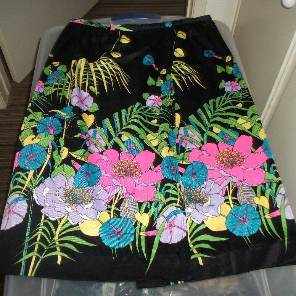 Jantzen multi color floral lined skirt